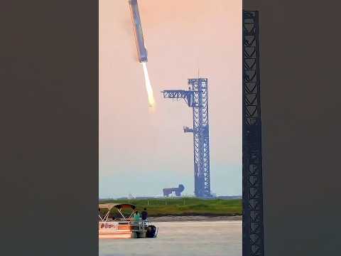 Impactante aterrizaje de @SpaceX @ElonMusk-FanZone @STARSHIP_official ni los chinos lo hiciero