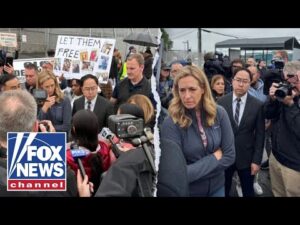 The feds will have to prosecute anti-ICE agitators, defense attorney says