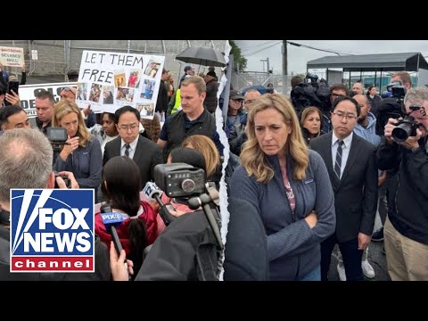 The feds will have to prosecute anti-ICE agitators, defense attorney says