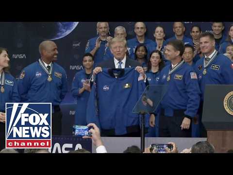 Trump honors Artemis II crew at NASA’s Johnson Space Center